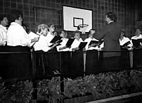 Frauenchor bei Einweihung Krähberghalle